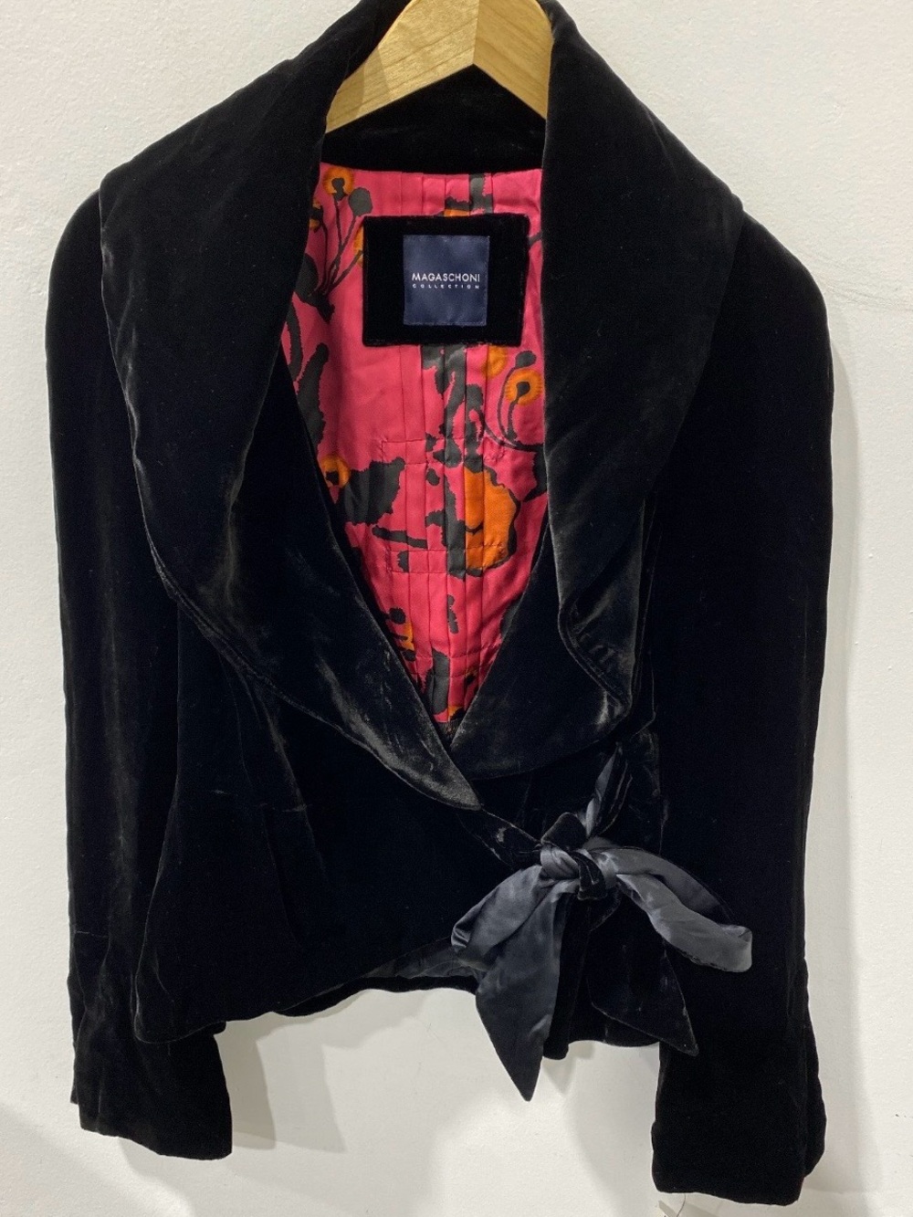 NWT Magaschoni Black Velvet Shawl Collar Wrap Jacket Sz 6